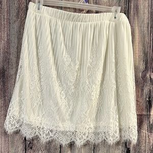 Cream lace mini skirt